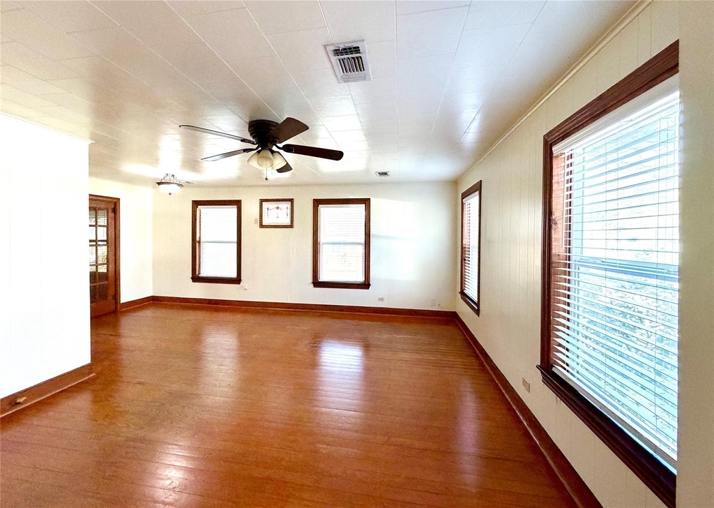 1104 Marie Street - Photo 4