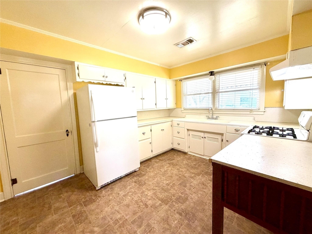 1104 Marie Street - Photo 9