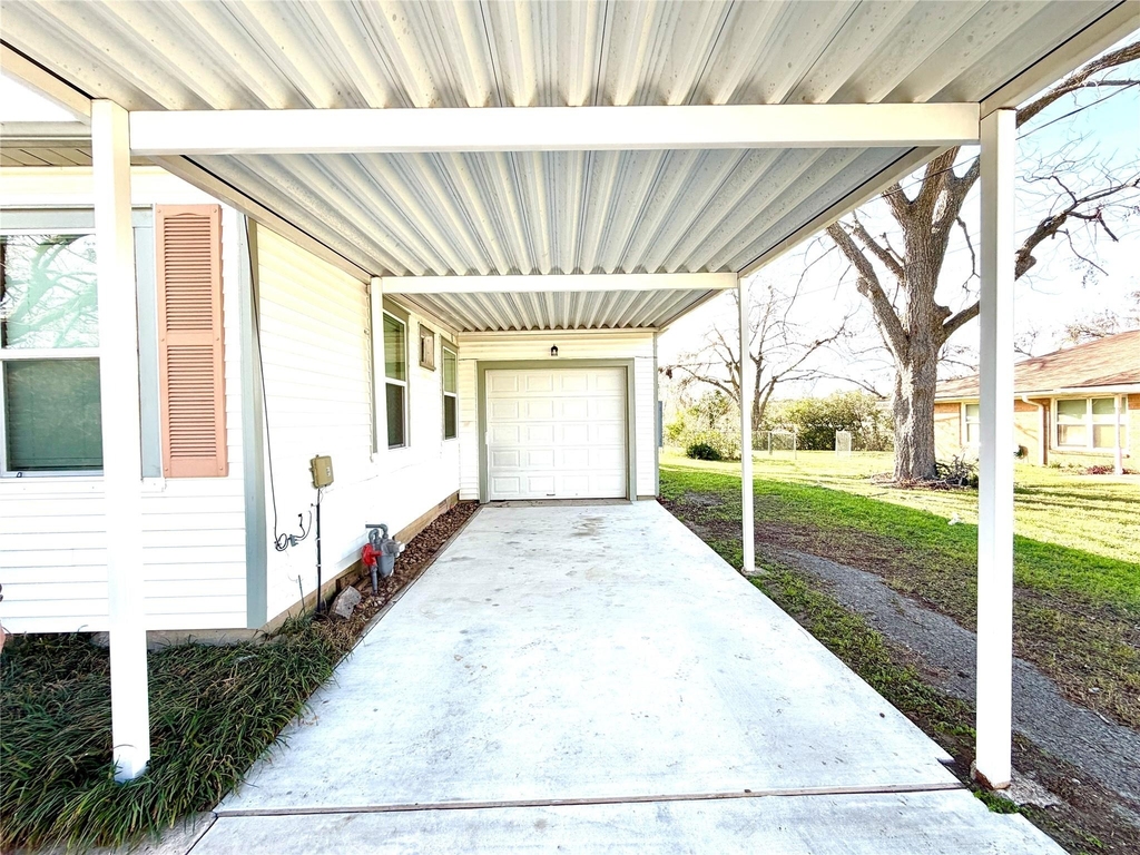 1104 Marie Street - Photo 1