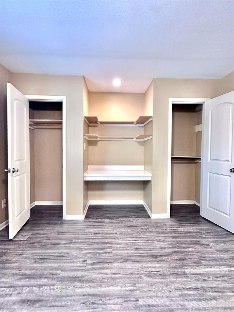 5830 Effingham Drive - Photo 7