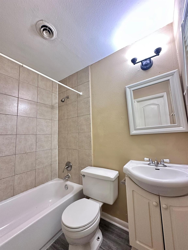 5830 Effingham Drive - Photo 10