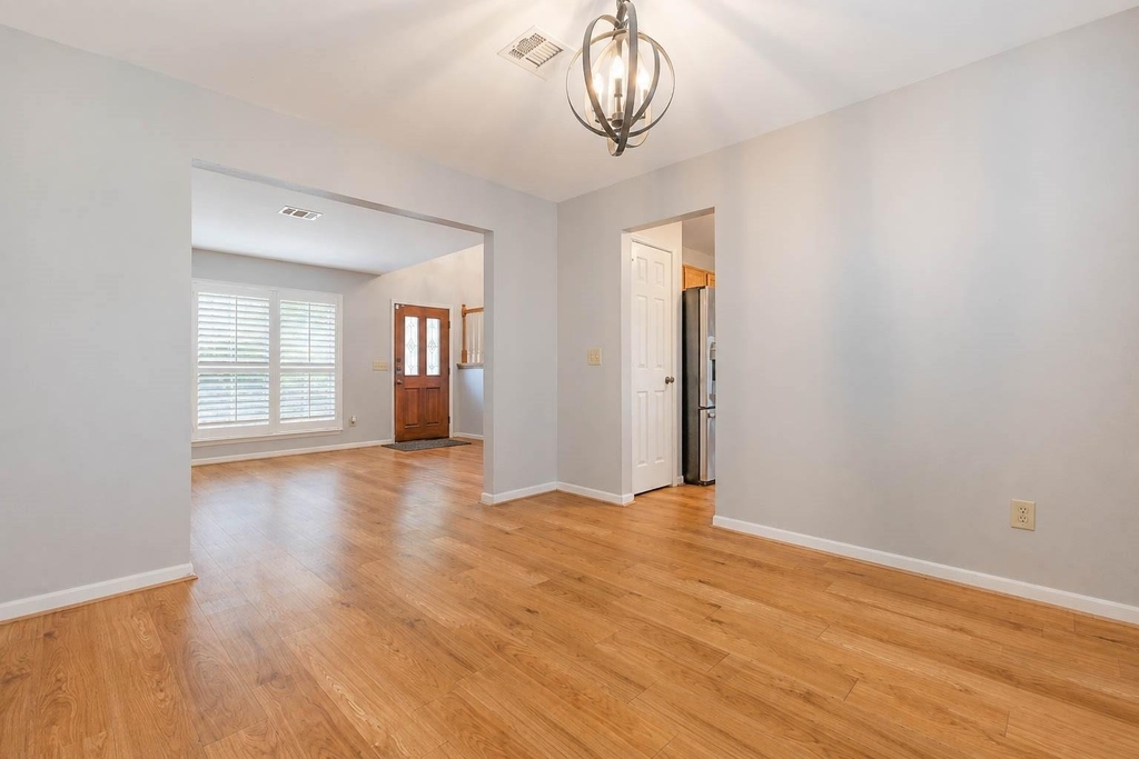 17015 Fordingbridge Drive - Photo 3