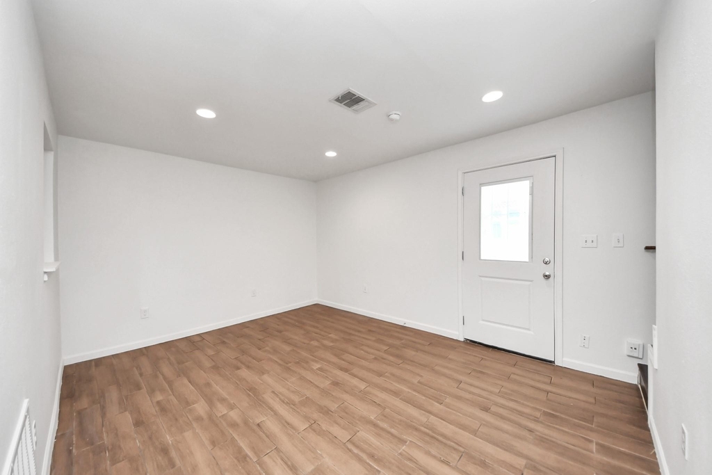 12068 Beechnut Street - Photo 10