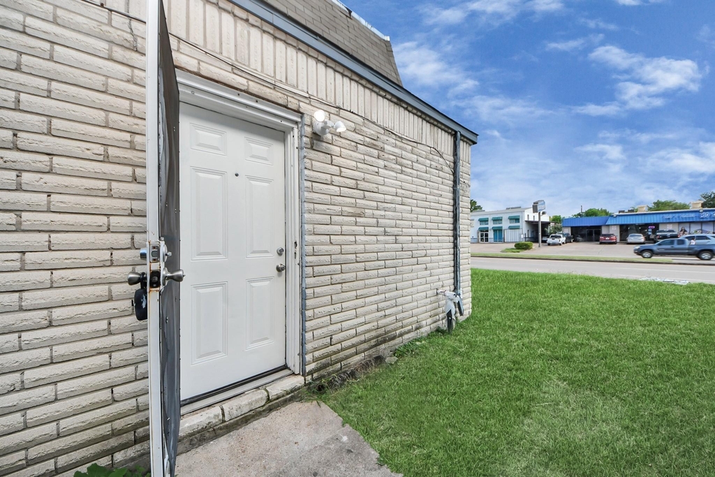 12068 Beechnut Street - Photo 24