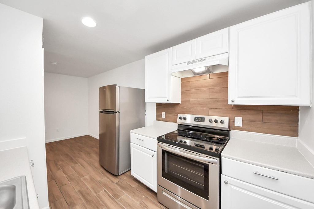 12068 Beechnut Street - Photo 17