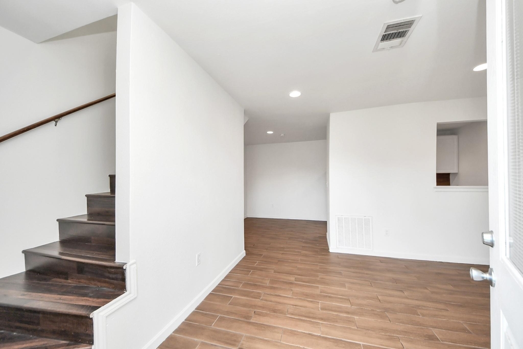 12068 Beechnut Street - Photo 9