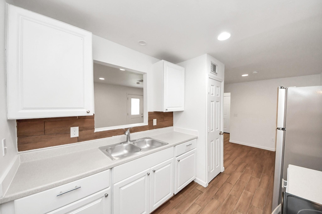 12068 Beechnut Street - Photo 18