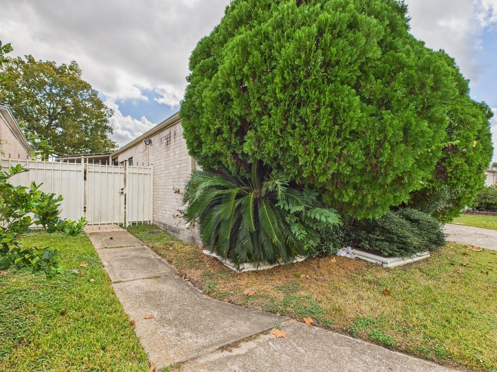7611 Hopewell Lane - Photo 2