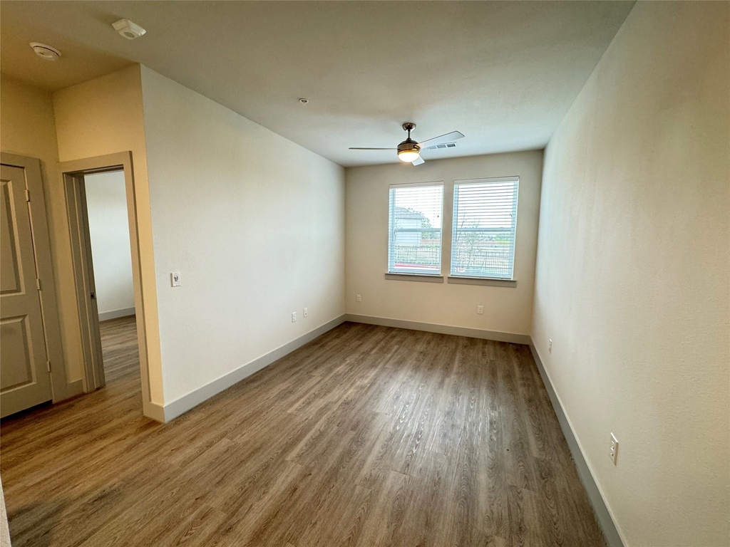 29600 Ronald Reagan Blvd - Photo 2