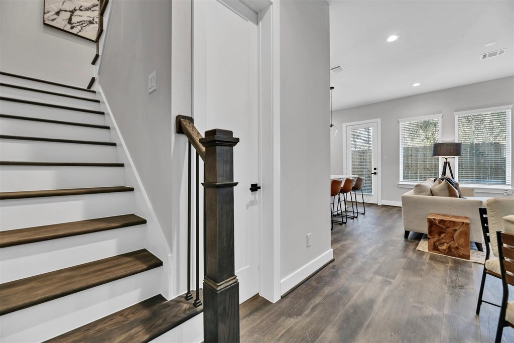 5721 White Magnolia Street - Photo 1