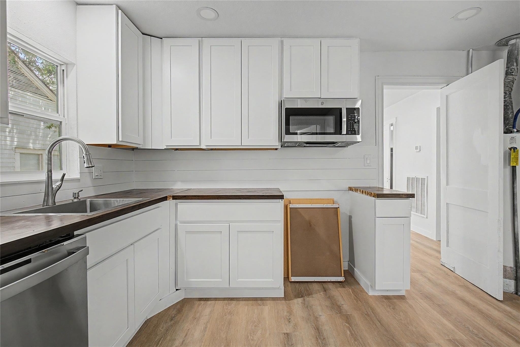 632 University Avenue - Photo 6
