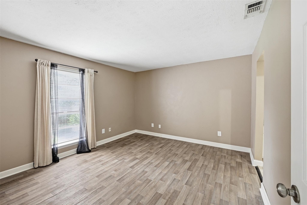 9707 Richmond Street - Photo 5