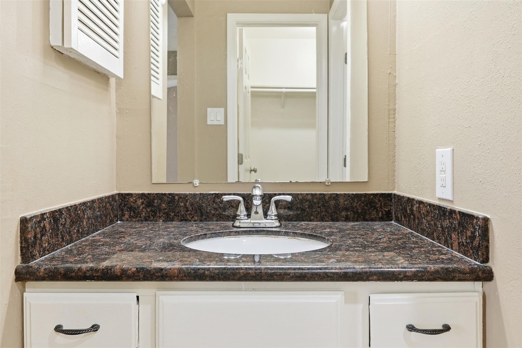 9707 Richmond Street - Photo 9