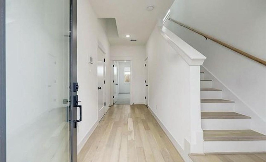 3018 Delano Street - Photo 2