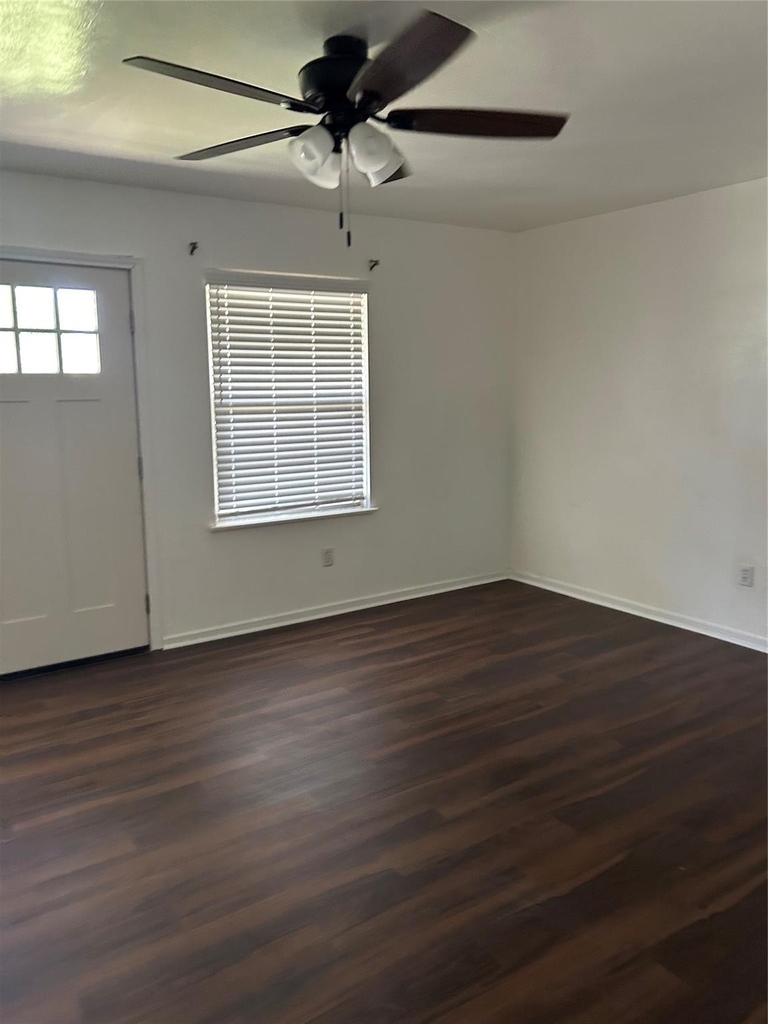 5522 Thrush Drive - Photo 2