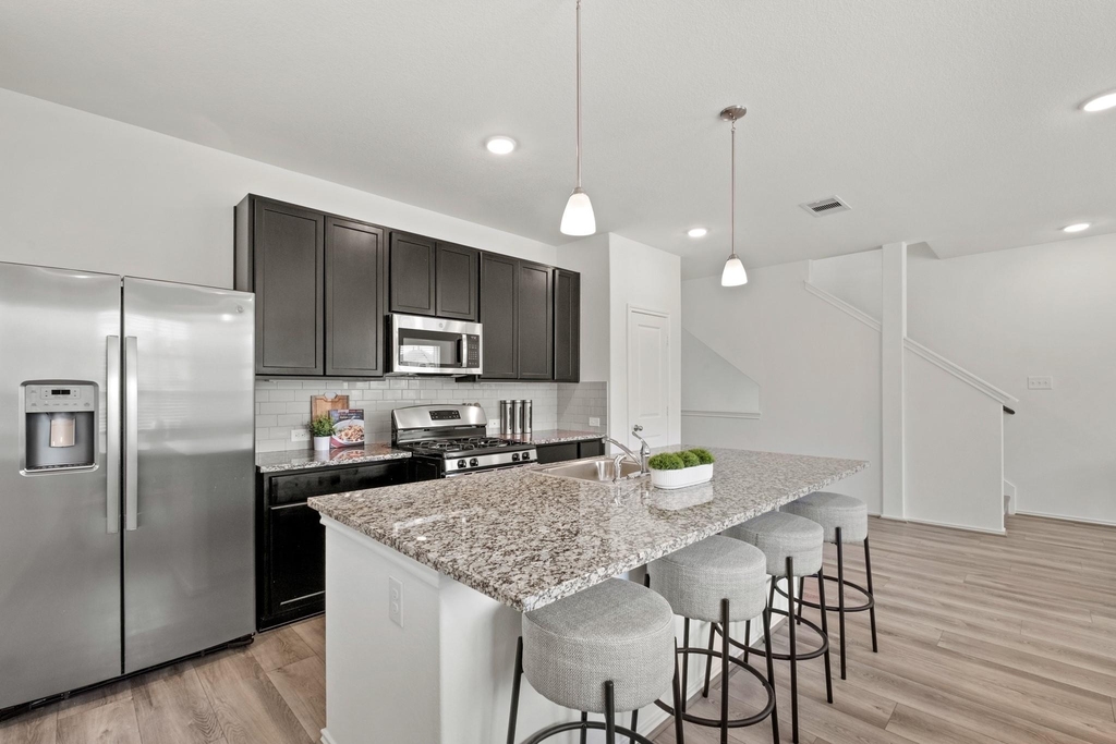 1404 Wycliffe Drive - Photo 7