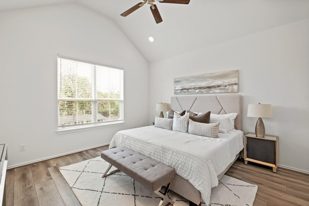 1404 Wycliffe Drive - Photo 9