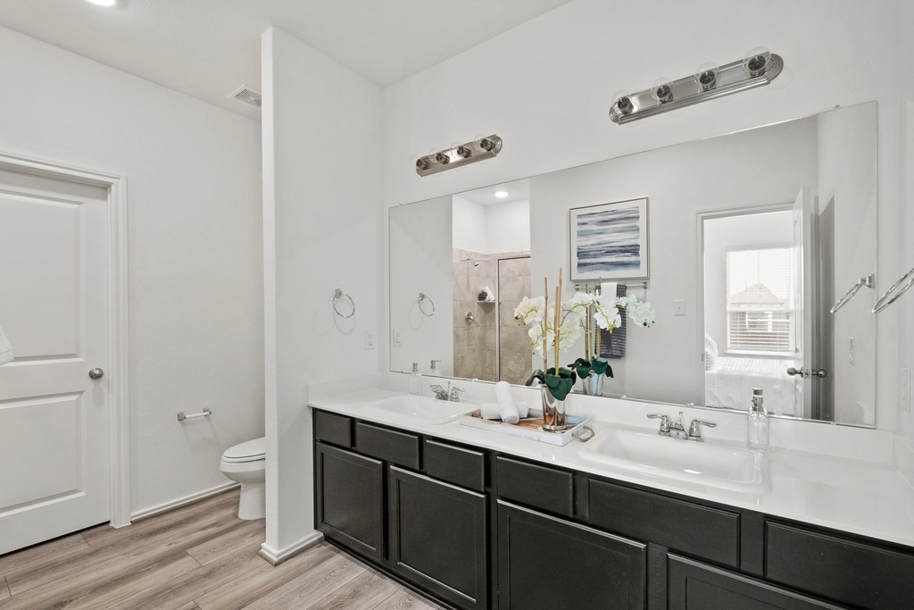 1404 Wycliffe Drive - Photo 10