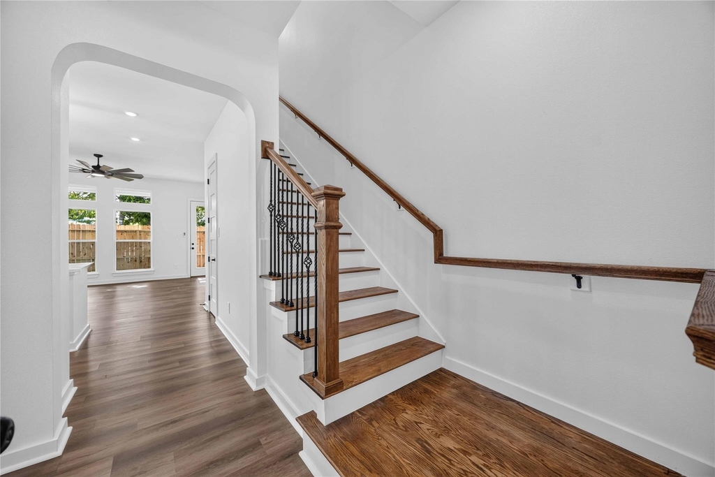 8215 Gladstone Street - Photo 3