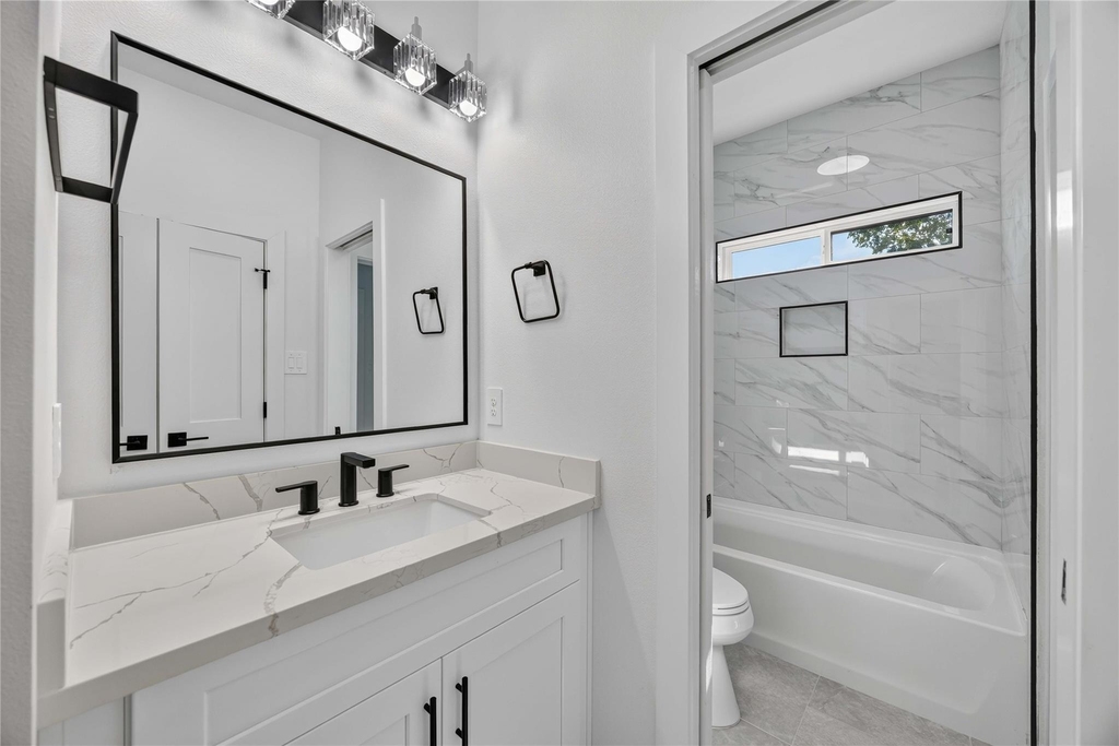 8215 Gladstone Street - Photo 22