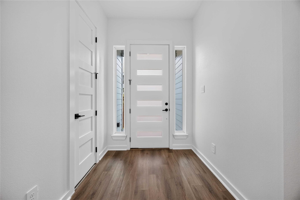 8215 Gladstone Street - Photo 2