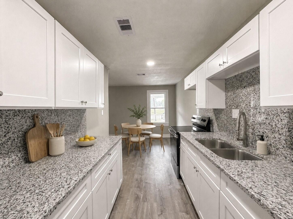121 Lake Road - Photo 5