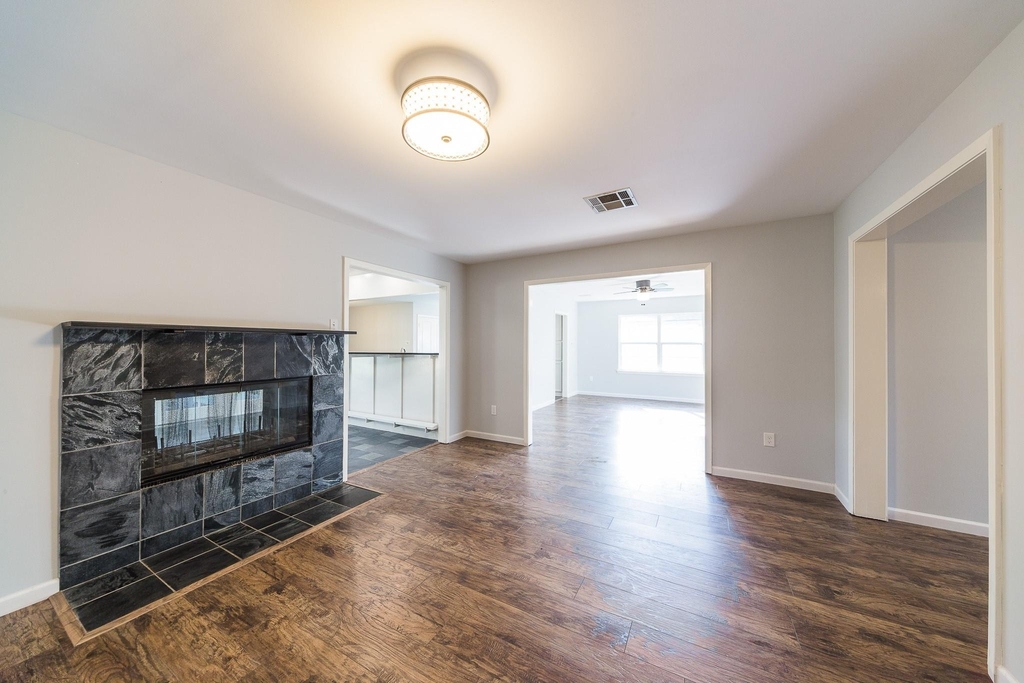 3627 Tartan Lane - Photo 7