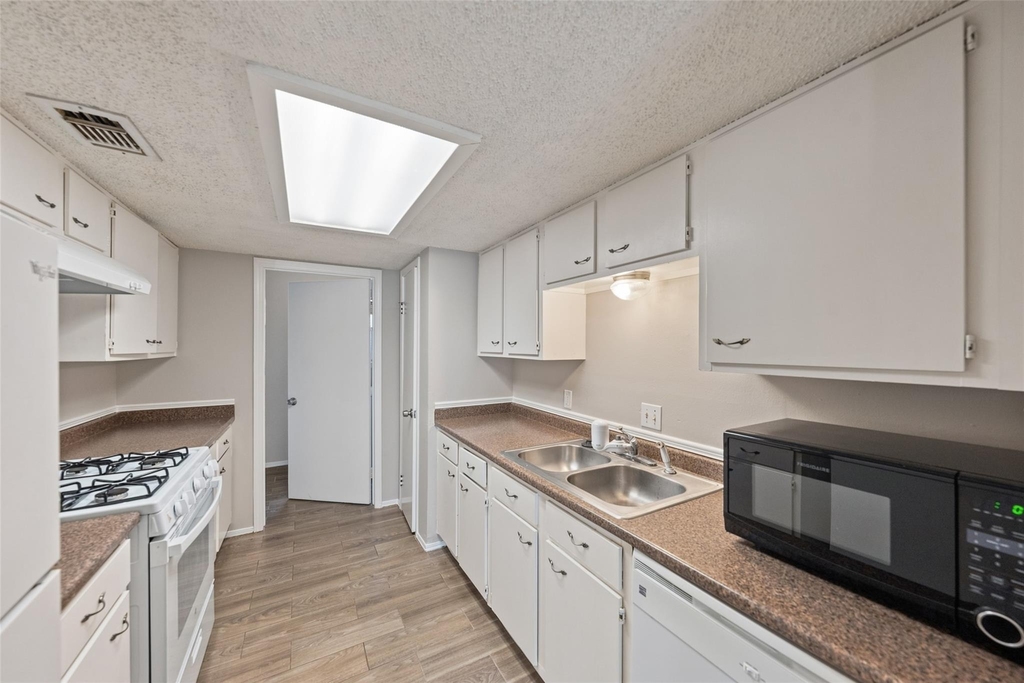 1022 Sierra Shadows Drive - Photo 13