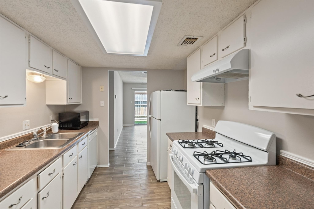 1022 Sierra Shadows Drive - Photo 12