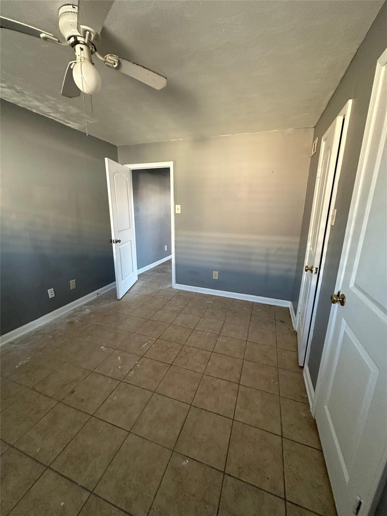 516 Holiday Drive - Photo 9