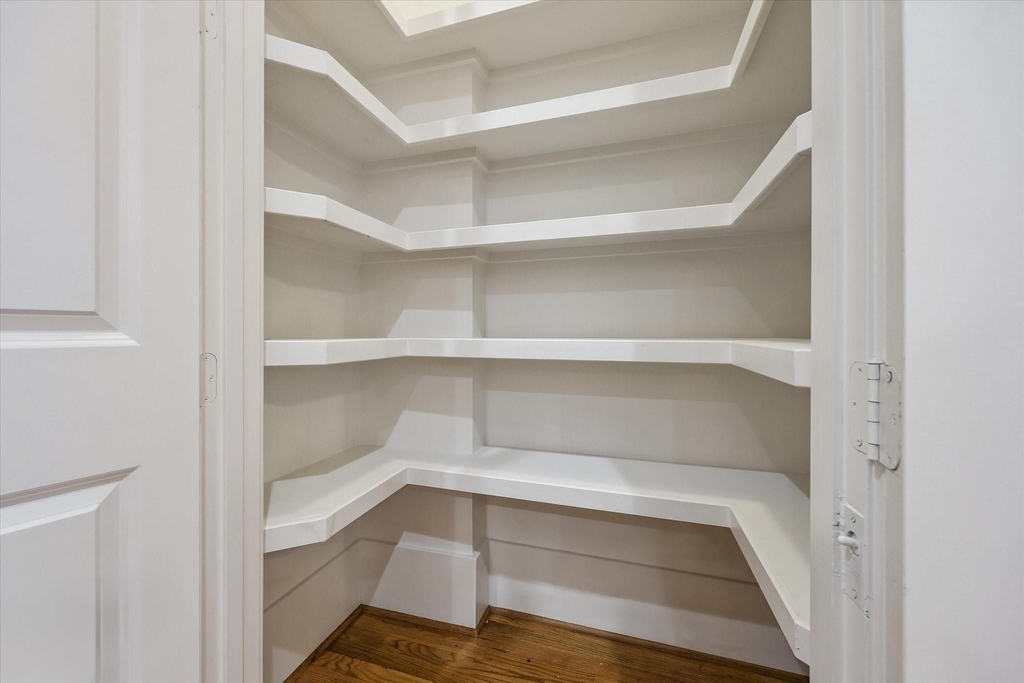 1332 W 21st Street - Photo 16