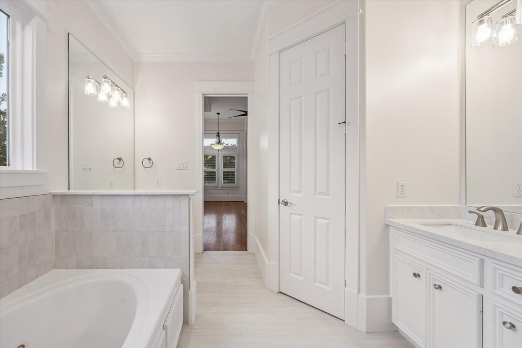 1332 W 21st Street - Photo 26