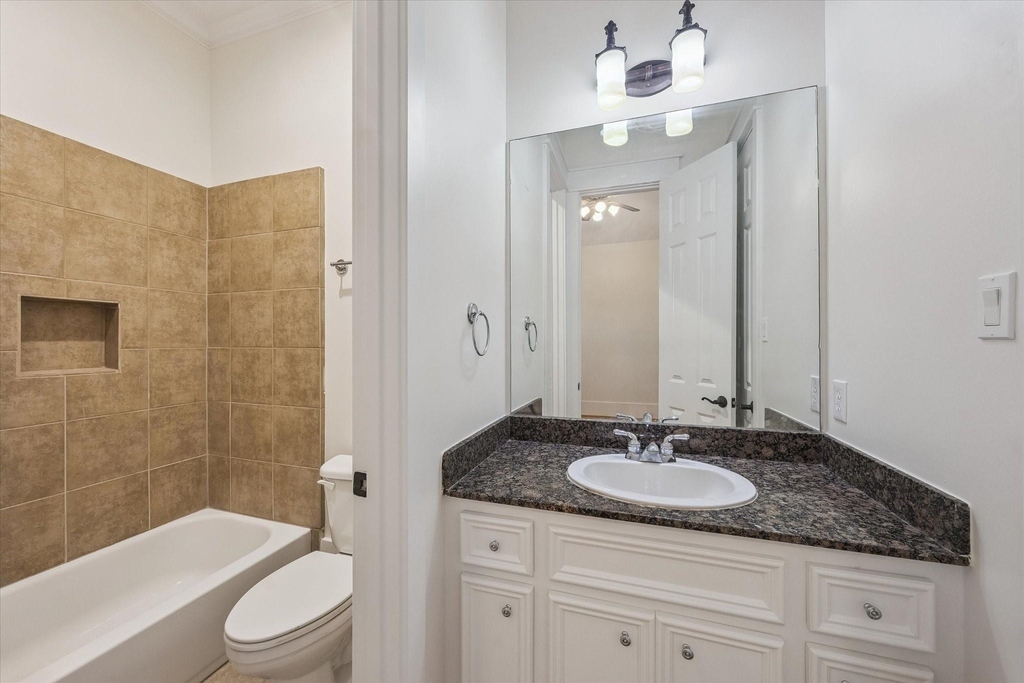 1332 W 21st Street - Photo 32