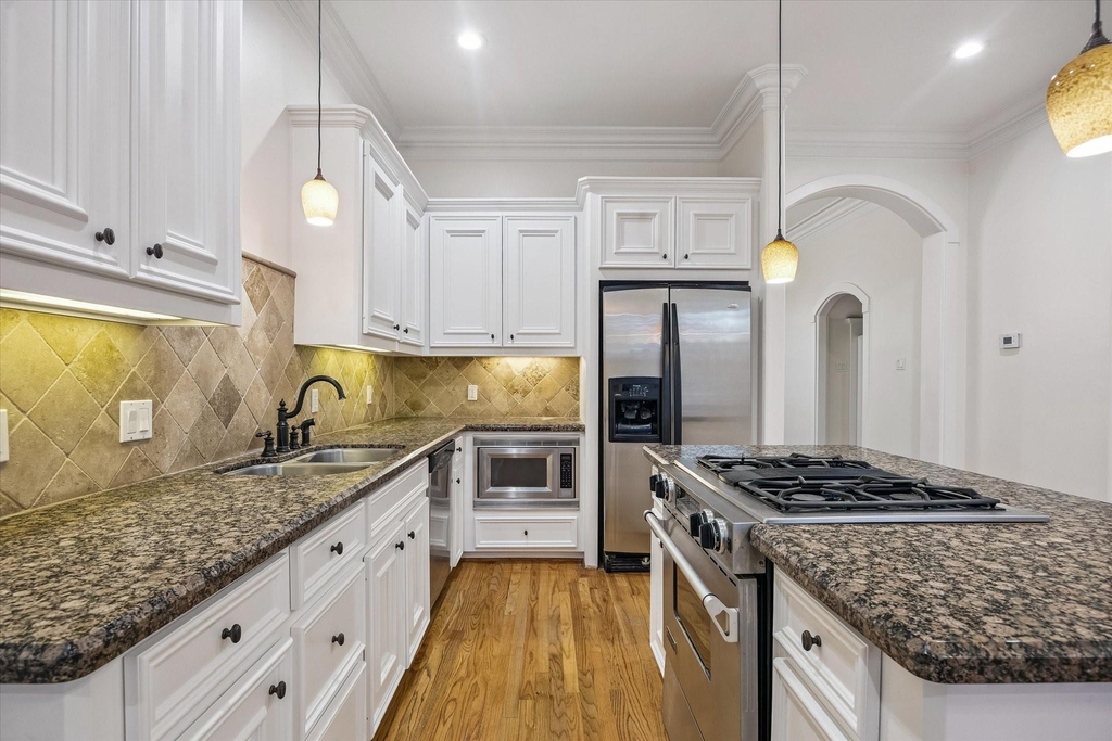 1332 W 21st Street - Photo 13