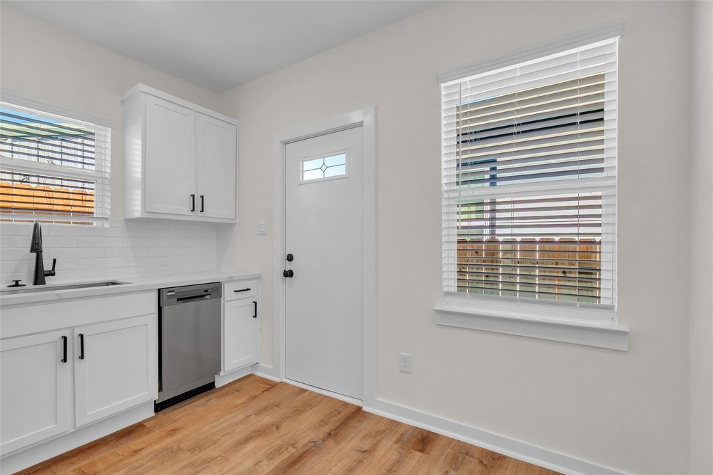3441 Mcgowen Street - Photo 9