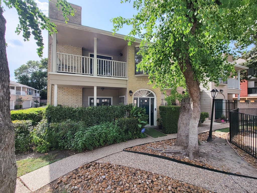 2220 Bering Drive - Photo 0
