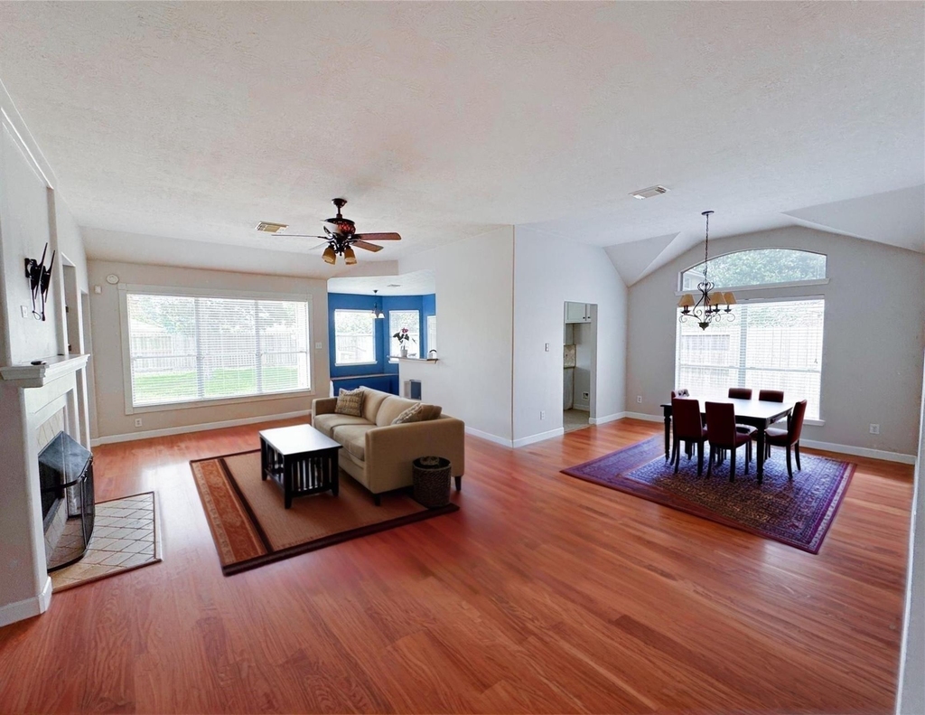 19410 Bear Springs Dr - Photo 6