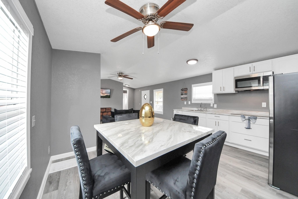 145 W Austin Avenue - Photo 13