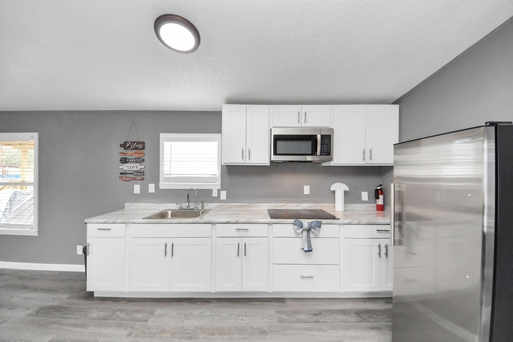 145 W Austin Avenue - Photo 8