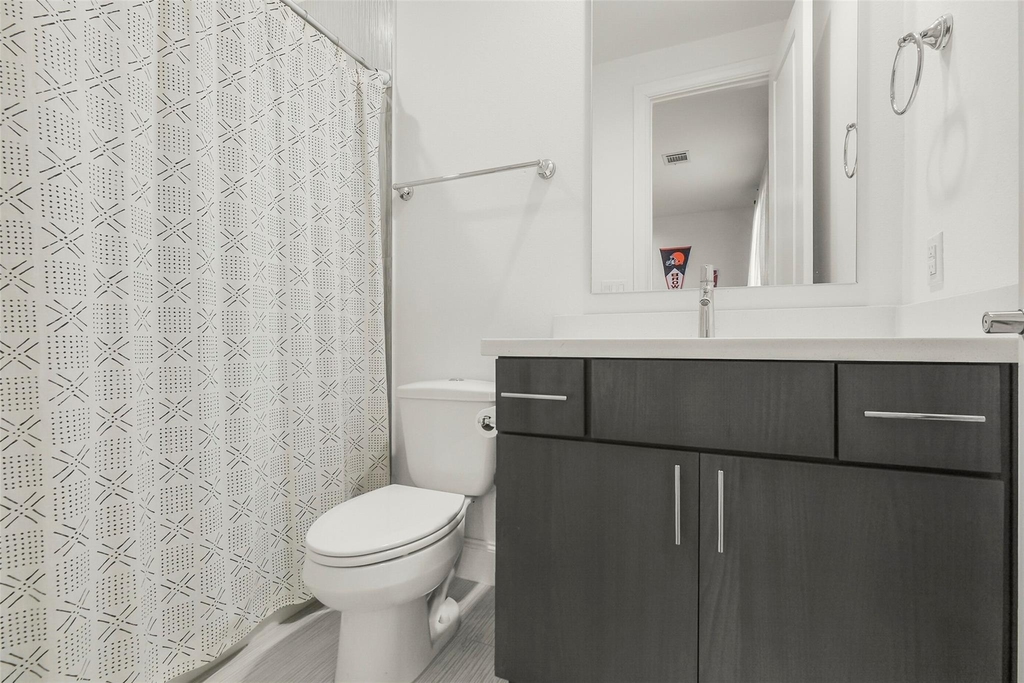 4010 University Grove Street - Photo 34