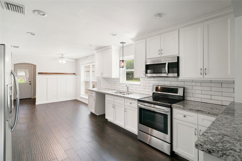 11215 Birchwood Drive - Photo 4