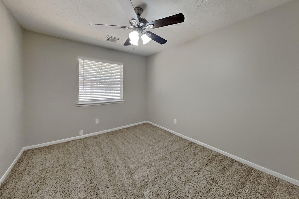 20423 Drakewood Drive - Photo 11