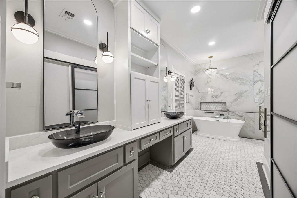 1326 Sugar Creek Boulevard - Photo 18