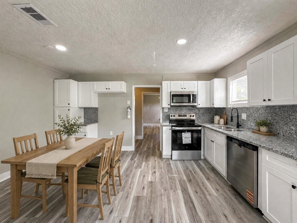 429 17th Avenue N - Photo 7