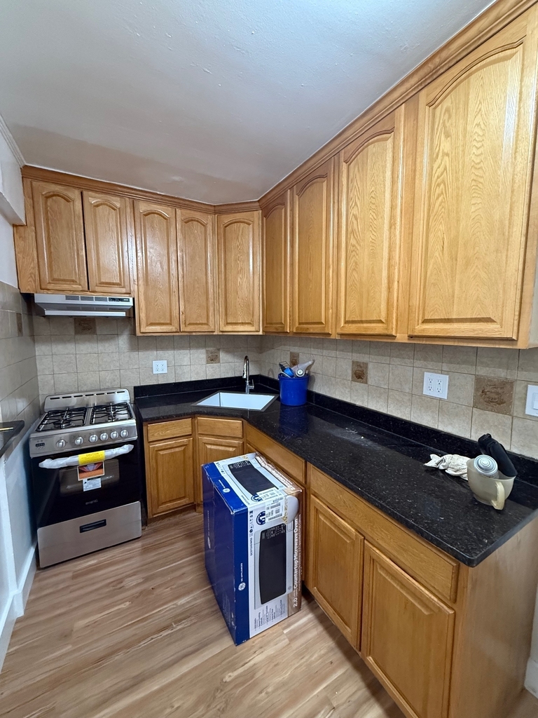 85th street and 35th Avenue - Photo 1