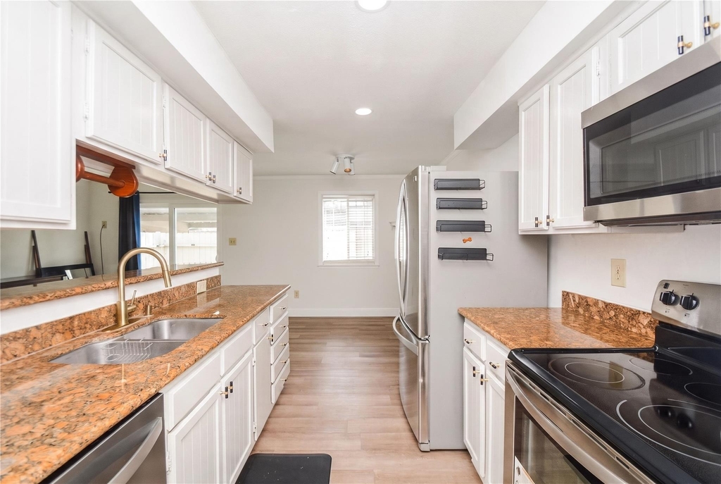 8511 Ariel Street - Photo 9