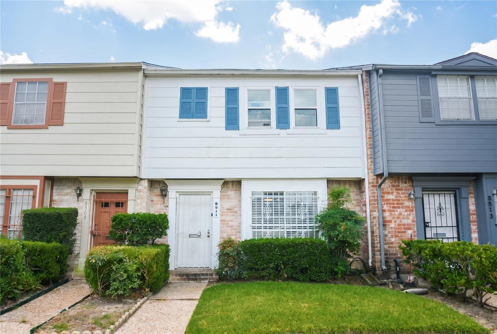 8511 Ariel Street - Photo 0