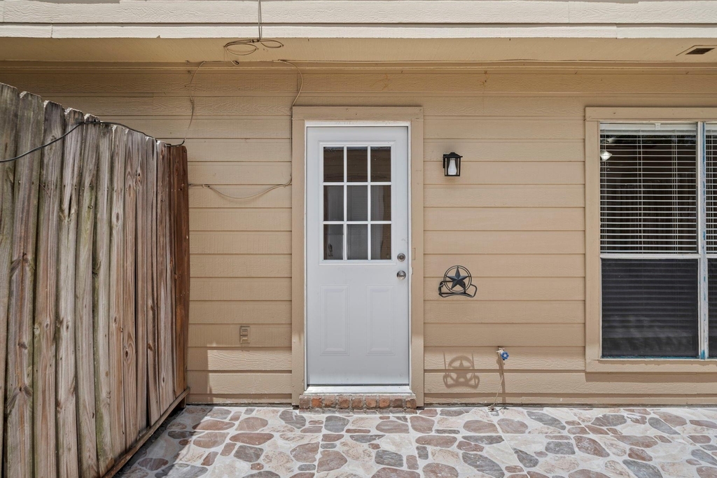 925 Memorial Village Drive - Photo 24