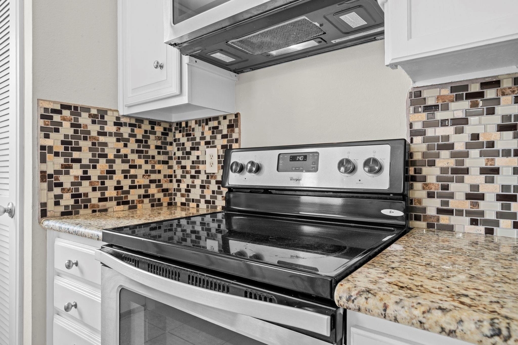 925 Memorial Village Drive - Photo 10