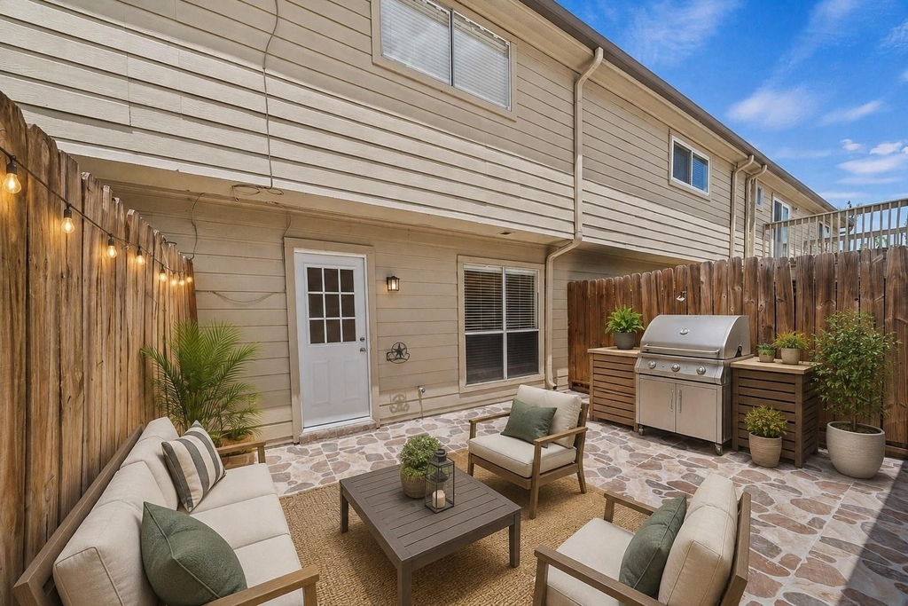 925 Memorial Village Drive - Photo 4